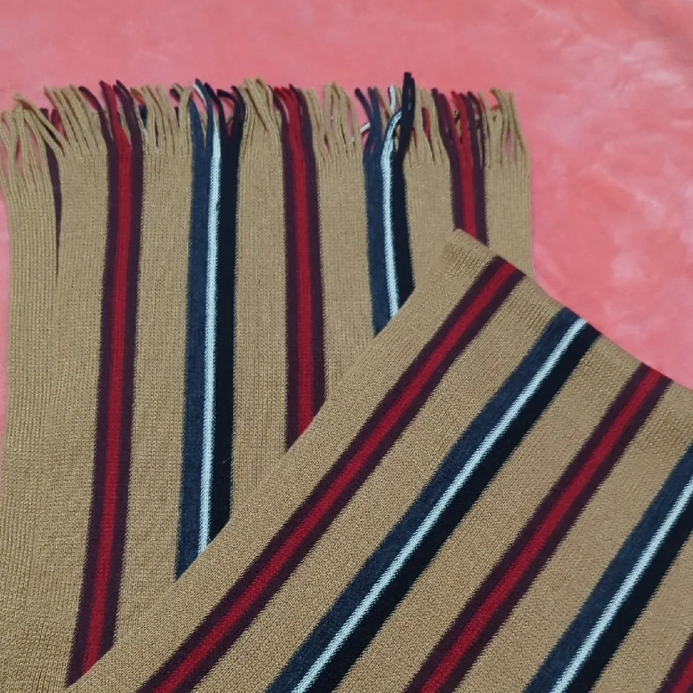 Roundtree & Yorke Multicolor Striped Scarf